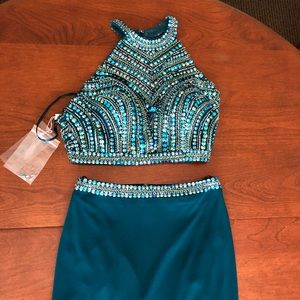 Brand new never worn prom/ball dress!!